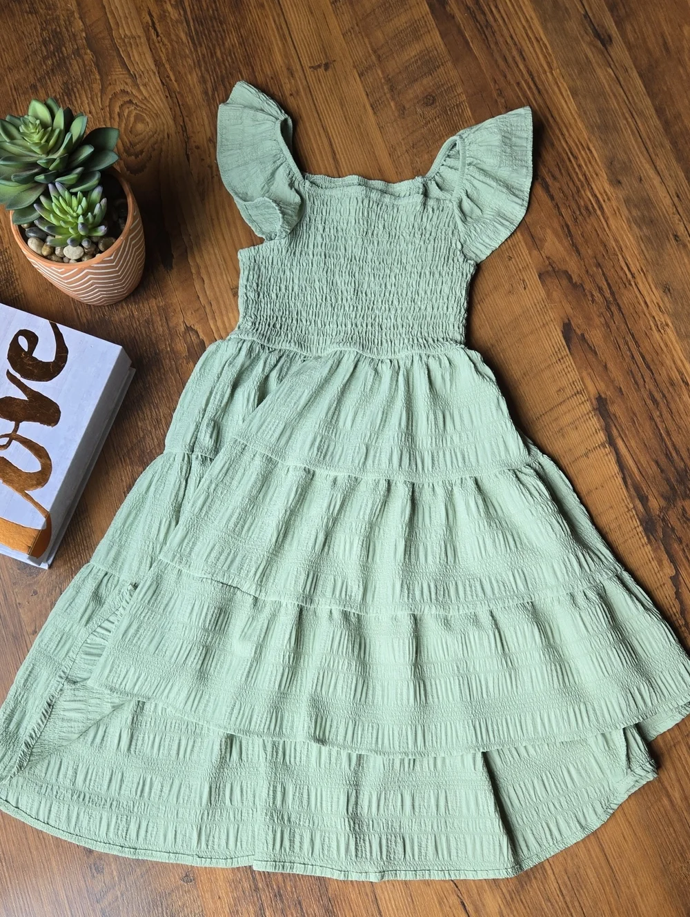Girls' Tahari Size 6 Sage Green Flutter Sleeve Dress